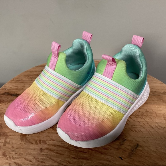 Cat & Jack Girls Slip on Sneaker type Shoe Size 8 - Excellent Condition - Picture 2 of 9